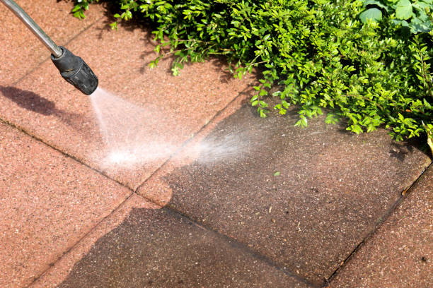 Best Garage Pressure Washing  in Aliquip, PA